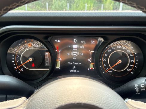 Used 2025 Jeep Wrangler Unlimited Rubicon AWD/4WD image 21