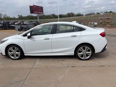 Used 2017 Chevrolet Cruze Premier image 7