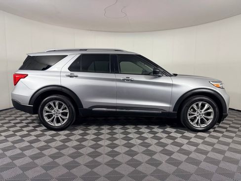 Used 2022 Ford Explorer Limited AWD/4WD image 7