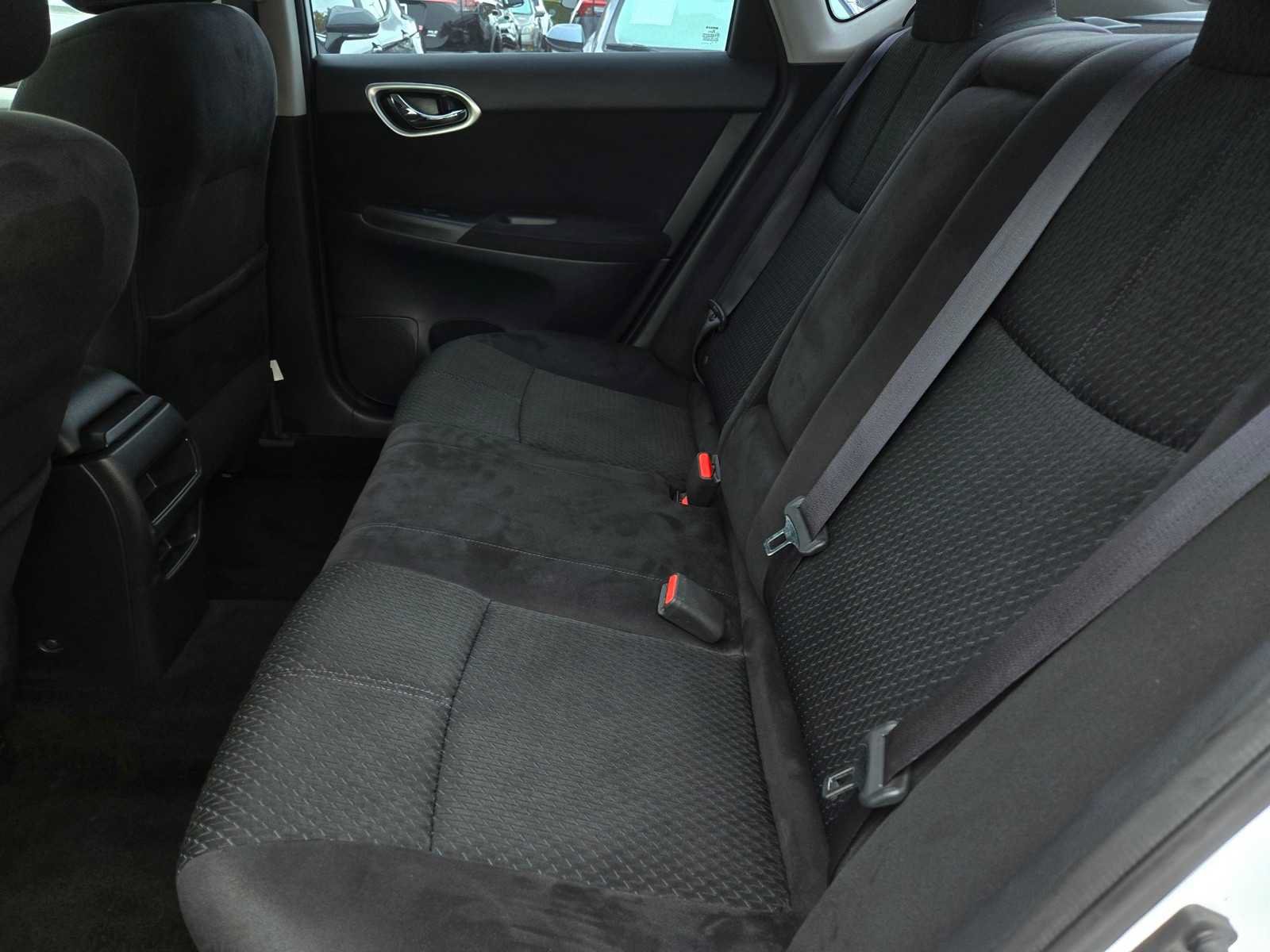 Used 2015 Nissan Sentra SR FWD image 10