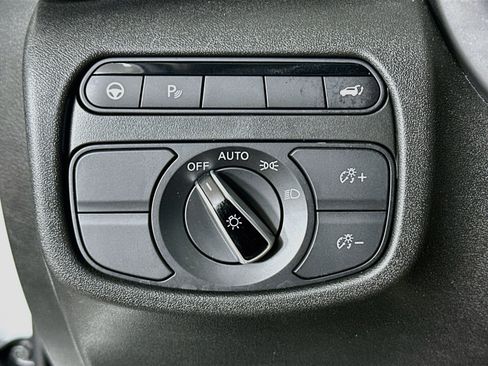Used 2023 INFINITI QX50 Luxe AWD/4WD image 17