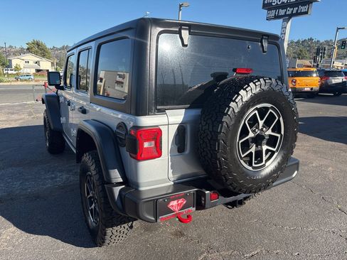 Used 2024 Jeep Wrangler Unlimited Rubicon AWD/4WD image 10