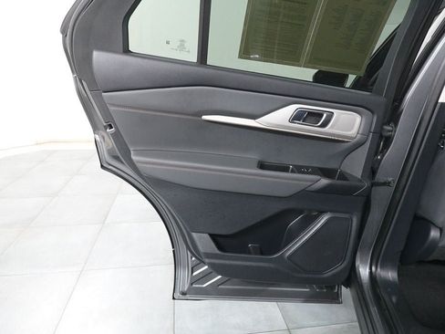 Certified 2025 Ford Explorer Active AWD/4WD image 28