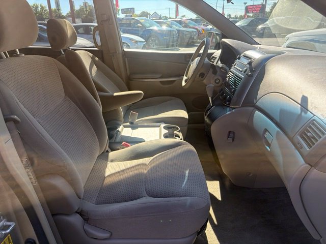 Used 2006 Toyota Sienna LE w/ LE Pkg 2 AWD/4WD image 22