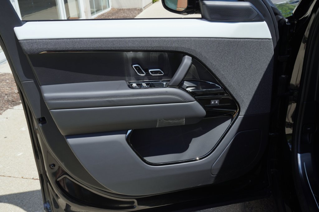 New 2026 Land Rover Range Rover Sport Dynamic SE AWD/4WD image 10