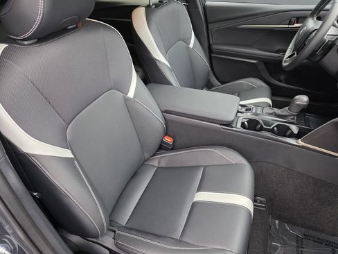 Used 2025 Toyota Camry SE FWD image 28