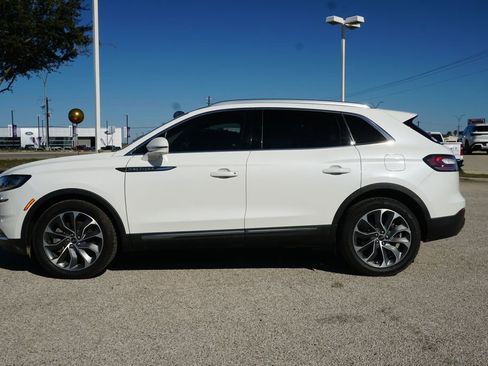 Used 2022 Lincoln Nautilus Reserve image 12