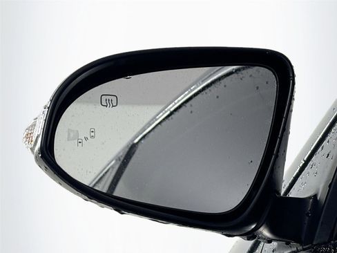 Used 2018 Toyota Avalon XLE Premium image 10