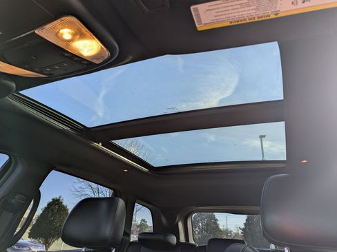 Used 2017 Jeep Grand Cherokee Limited w/ Luxury Group II image 12