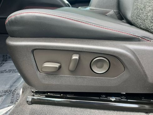 Used 2023 Chevrolet Colorado Z71 w/ Z71 Convenience Package 2 image 21