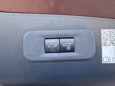 Used 2025 Toyota Crown Signia Limited image 42