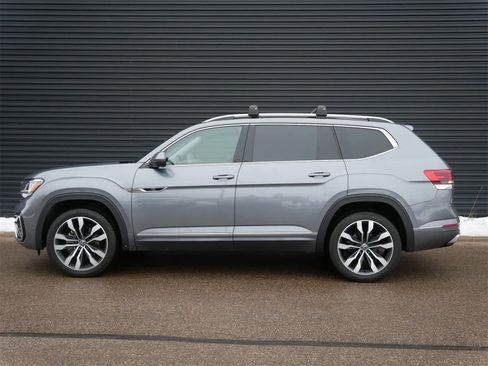 Used 2022 Volkswagen Atlas SEL Premium image 2