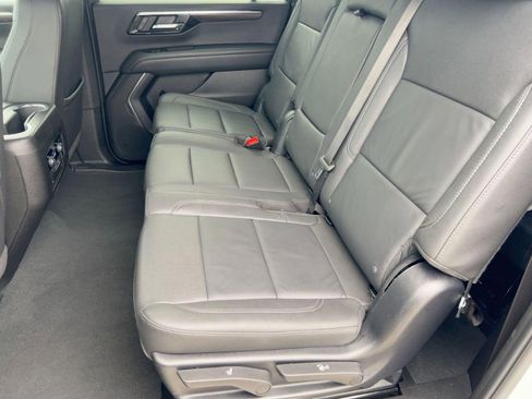 Certified 2025 Chevrolet Suburban Z71 image 14