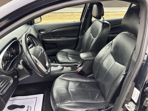 Used 2012 Chrysler 200 Limited image 8
