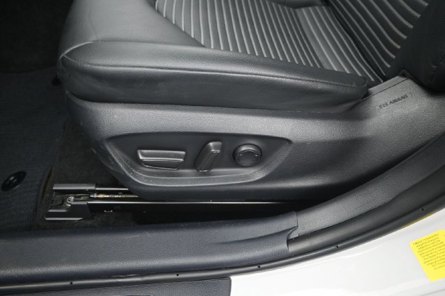 Used 2024 Toyota Camry SE FWD image 5