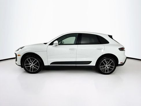 Certified 2025 Porsche Macan AWD/4WD image 2
