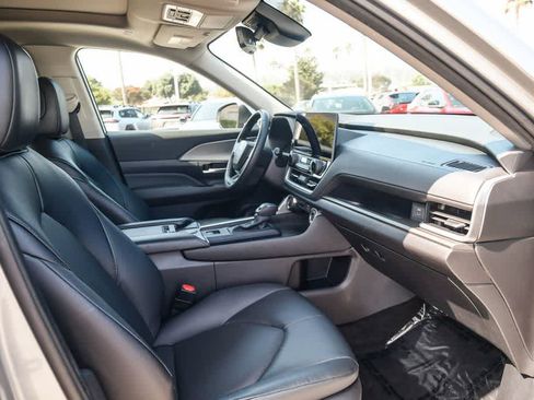 Used 2025 Toyota Grand Highlander AWD Hybrid image 15