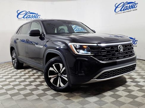 Used 2024 Volkswagen Atlas Cross Sport SE FWD image 1