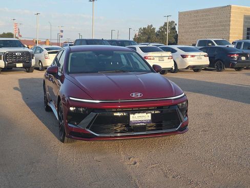 Used 2025 Hyundai Sonata SEL FWD image 3