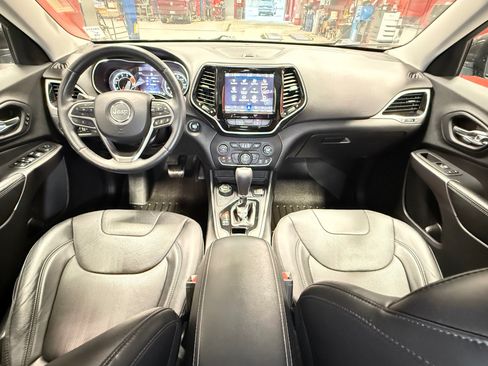 Used 2019 Jeep Cherokee Limited w/ Luxury Group AWD/4WD image 19