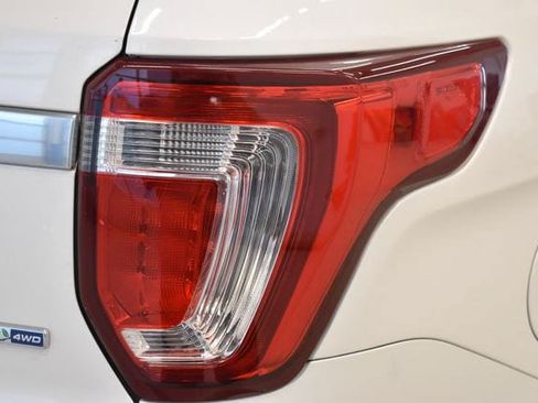 Used 2016 Ford Explorer Platinum AWD/4WD image 12