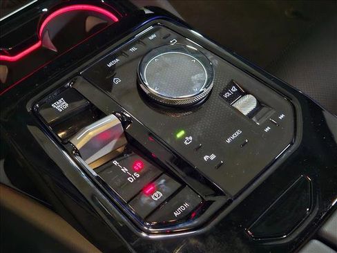 New 2026 BMW 530i xDrive w/ M Sport Package image 11