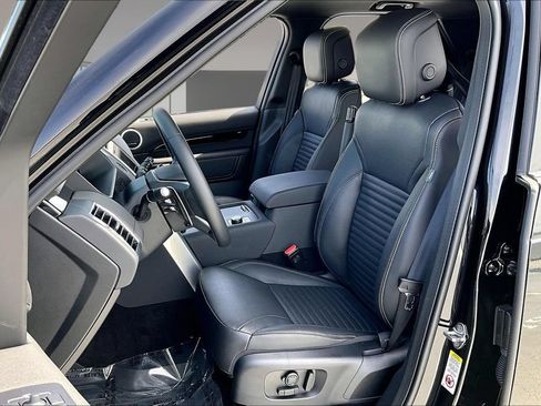Certified 2025 Land Rover Discovery S AWD/4WD image 19