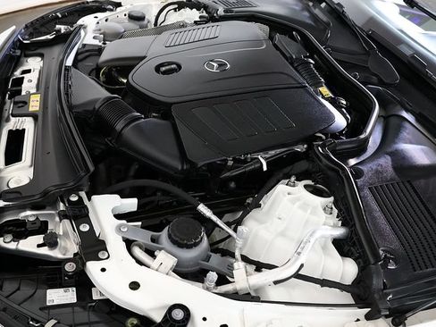 Used 2025 Mercedes-Benz C 300 4MATIC Sedan image 36