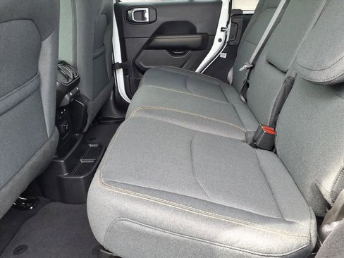 Certified 2025 Jeep Wrangler Unlimited Sahara image 16