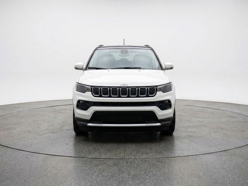 Used 2025 Jeep Compass Limited AWD/4WD image 2