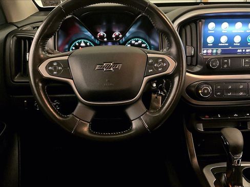 Used 2022 Chevrolet Colorado LT w/ LT Convenience Package image 5