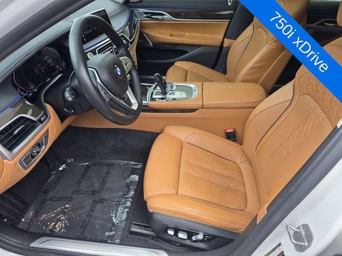 Used 2022 BMW 750i xDrive AWD/4WD image 9