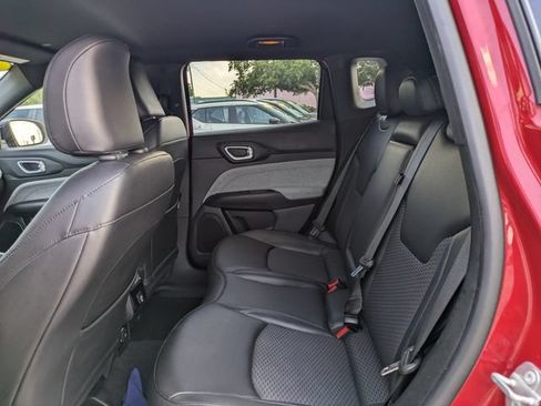 Used 2024 Jeep Compass Latitude AWD/4WD image 15