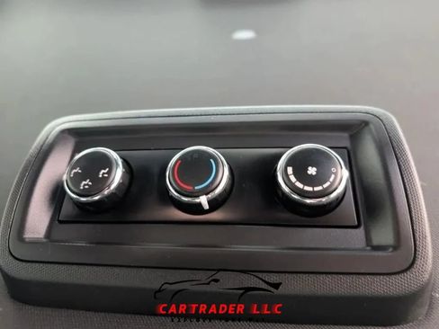 Used 2018 Dodge Grand Caravan SXT FWD image 24