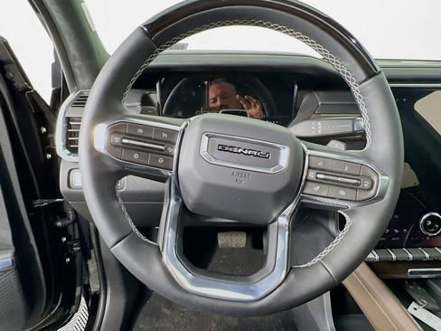 New 2026 GMC Acadia Denali Ultimate w/ LPO, Floor Liner Package AWD/4WD image 10