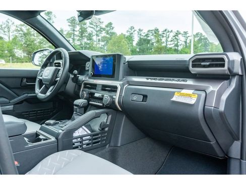 Certified 2026 Toyota Tacoma SR5 AWD/4WD image 12