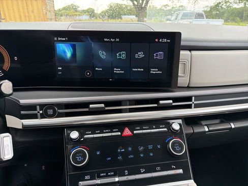 Used 2026 Hyundai Santa Fe SEL FWD image 12