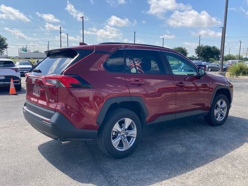 Used 2025 Toyota RAV4 XLE FWD image 5
