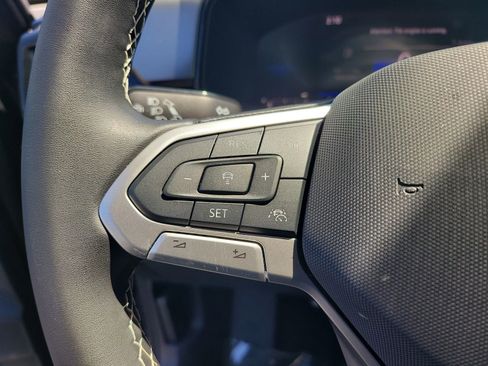 Certified 2025 Volkswagen Taos S image 28