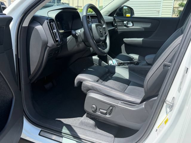 Certified 2024 Volvo XC40 B5 Ultimate w/ Protection Package Premier AWD/4WD image 13