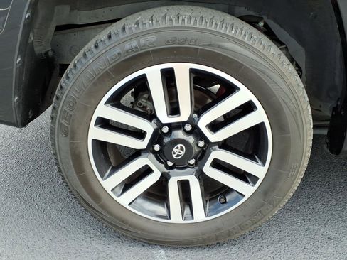 Used 2022 Toyota 4Runner Limited AWD/4WD image 7