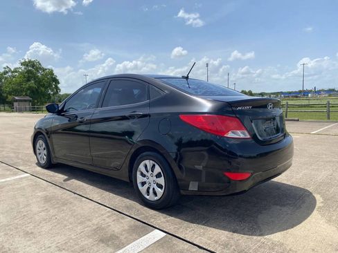 Used 2015 Hyundai Accent GLS FWD image 5