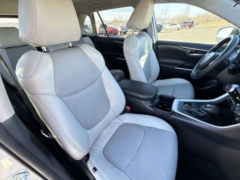 Used 2023 Toyota RAV4 XLE image 24