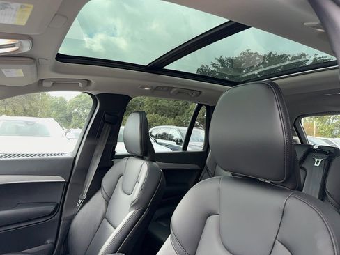 Certified 2023 Volvo XC90 B5 Core image 9