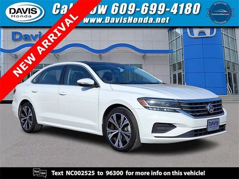 Used 2022 Volkswagen Passat 2.0T SE image 1