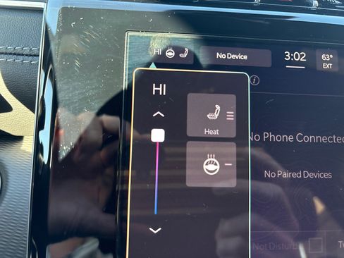 New 2025 Jeep Grand Cherokee Altitude image 24