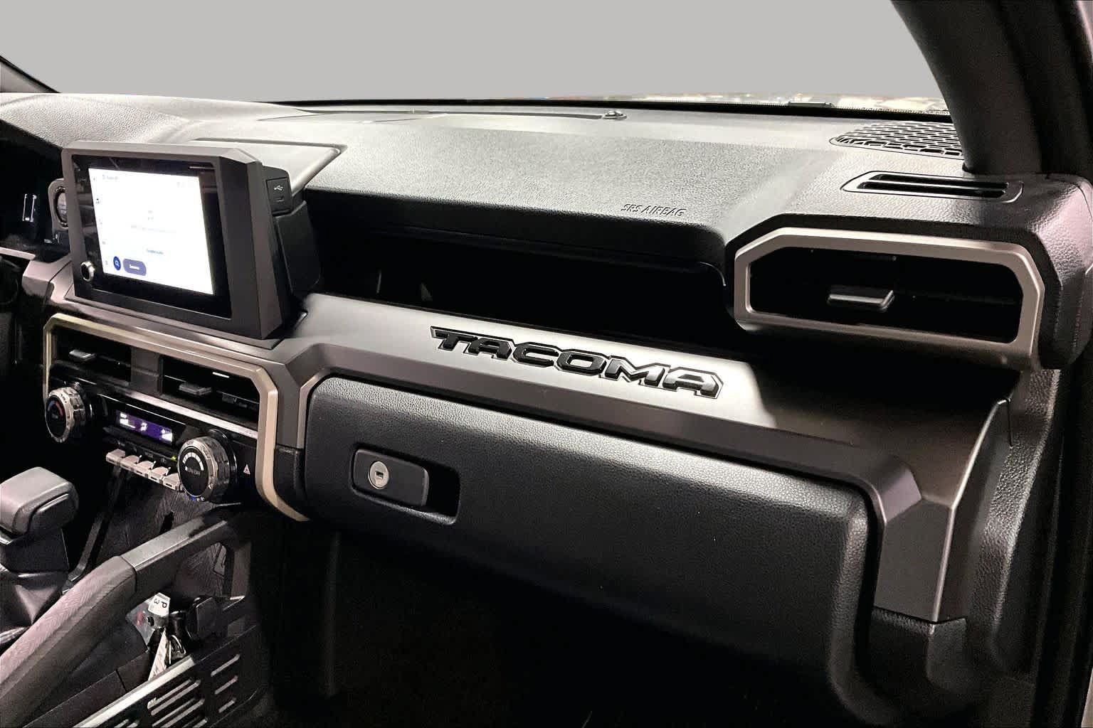 Certified 2025 Toyota Tacoma SR5 AWD/4WD image 17