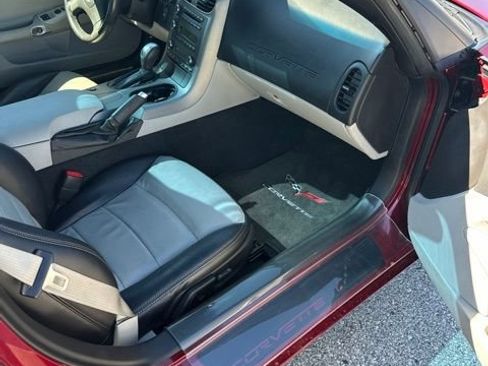 Used 2007 Chevrolet Corvette Coupe w/ Preferred Equipment Group RWD image 19
