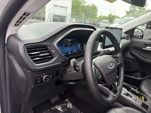 Used 2025 Ford Escape SE w/ PHEV Premium Package FWD image 20