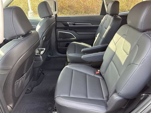 New 2025 Kia Telluride S image 16
